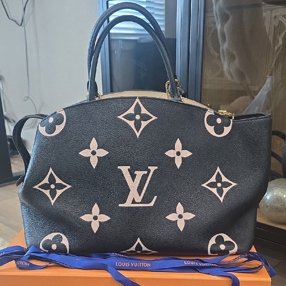 Authentic Louis Vuitton Grand Palais MM Bicolor Monogram Empreinte Leather - Picture 2 of 15